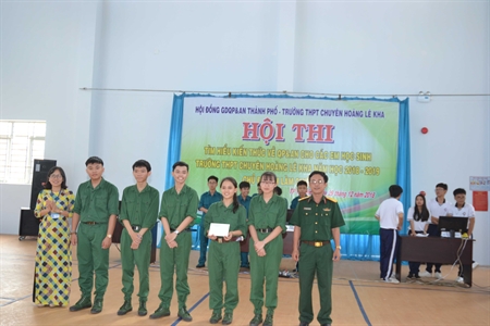 Hơn 500 học sinh tham gia hội thi tìm hiểu kiến thức QP - AN