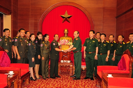 Bộ Tư lệnh Quân khu 7 tiếp đoàn Bộ Tư lệnh Cảnh vệ quân đội Hoàng Gia Campuchia