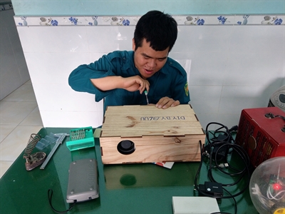 Chàng dân quân đam mê nghiên cứu khoa học