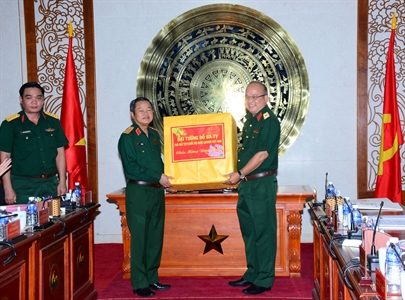 Đại tướng Đỗ Bá Tỵ, Phó Chủ tịch Quốc hội thăm và chúc tết Quân khu 7