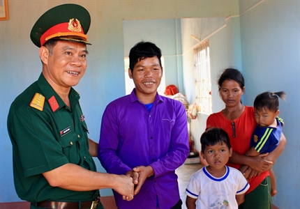 Đoàn Kinh tế – Quốc phòng 778 và UBND huyện Bù Gia Mập bàn giao nhà Đại đoàn kết, nhà tình thương