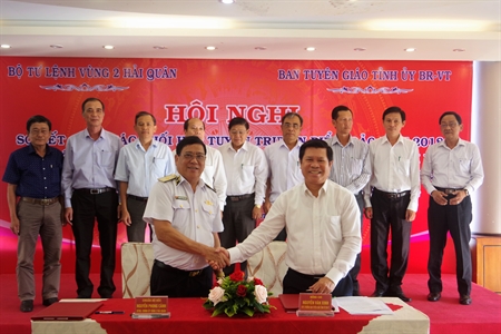 Bộ Tư lệnh Vùng 2 Hải quân sơ kết công tác tuyên truyền biển, đảo với 10 tỉnh phía Nam