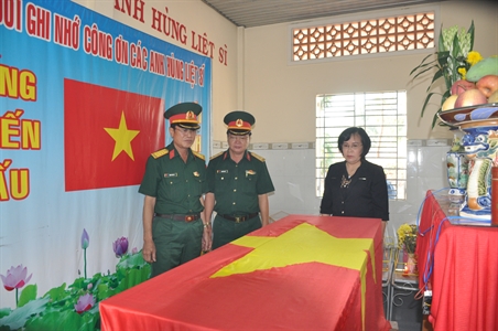 Đội K73 Bộ CHQS tỉnh Long An đưa 86 hài cốt liệt sĩ về nước