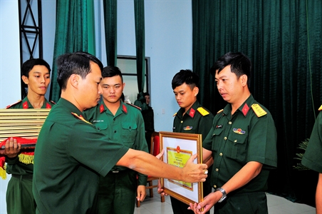 Trung đoàn Gia Định: Tổng kết nhiệm vụ quân sự năm 2018, triển khai phương hướng nhiệm vụ 2019