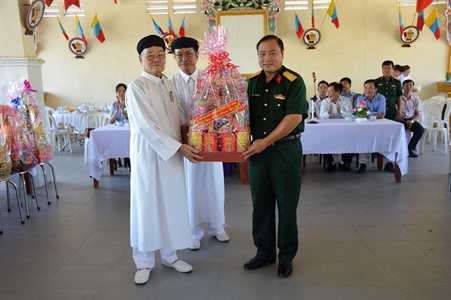 Bộ CHQS tỉnh Tây Ninh chúc tết Hội thánh Cao Đài