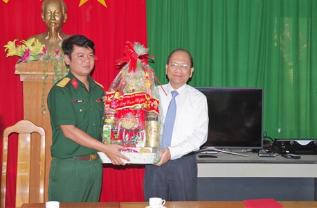 Bí thư Tỉnh ủy Bình Thuận thăm, chúc tết các đơn vị LLVT