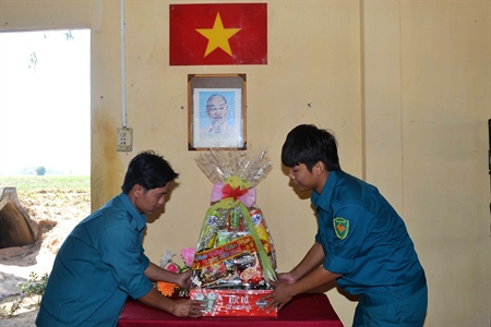 Ngày Xuân trên điểm tựa tiền tiêu