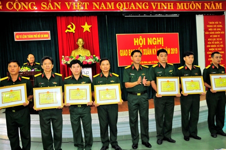 LLVT Thành phố: 62 tập thể, cá nhân được khen thưởng dịp tết Nguyên đán 2019