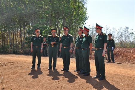 Thủ trưởng Bộ Tư lệnh kiểm tra công tác đầu năm tại các đơn vị