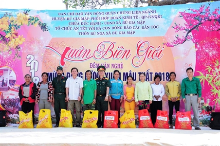 Những ngôi nhà mang “Tấm lòng vàng Bộ đội Cụ Hồ”