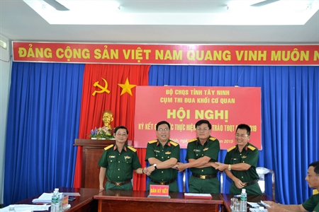 Các cụm thi đua Bộ CHQS tỉnh Tây Ninh ký kết giao ước thi đua năm 2019