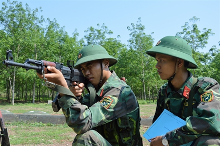 Trưởng thành trong quân ngũ