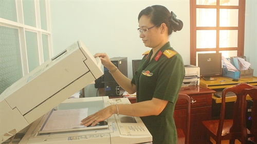 Giỏi việc nước, đảm việc nhà