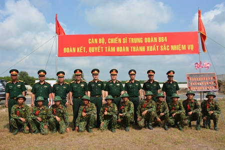 Thượng tướng Nguyễn Trọng Nghĩa kiểm tra Sư đoàn 5