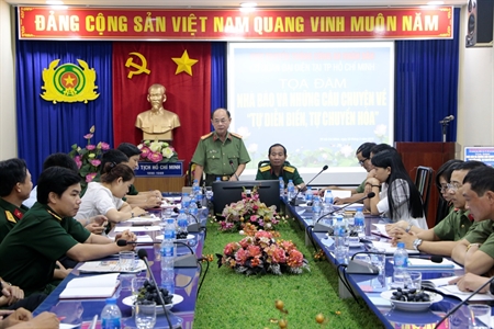 Nâng cao trách nhiệm của nhà báo trong phòng, chống “Tự diễn biến, tự chuyển hóa”