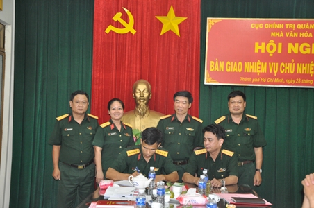 Bàn giao Chủ nhiệm Nhà Văn hóa Quân khu 7