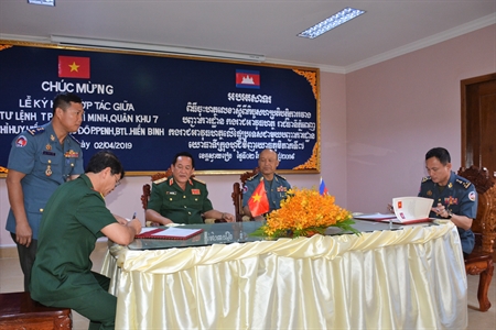 Thúc đẩy quan hệ hợp tác giữa Bộ Tư lệnh Thành phố Hồ Chí Minh với Bộ chỉ huy Hiến binh Thủ đô PhnomPenh