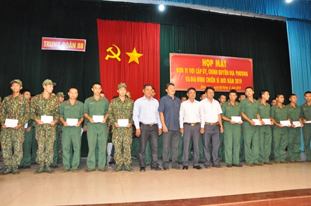 Trung đoàn 88 họp mặt gia đình chiến sĩ mới năm 2019