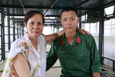 Trung đoàn Đồng Nai họp mặt cấp ủy, chính quyền địa phương và gia đình chiến sĩ mới