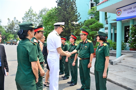 Tư lệnh Bộ Tư lệnh Ấn Độ Dương - Thái Bình Dương thăm, chào xã giao Ban giám đốc Bệnh viện Quân y 175