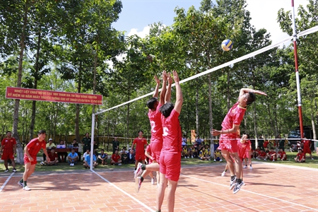 Cục Kỹ thuật Quân khu 7: Khai mạc giải bóng chuyền nam chào mừng ngày kỷ niệm.