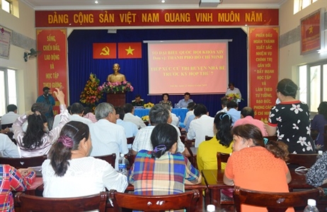 Tổ đại biểu số 2, đơn vị Thành phố Hồ Chí Minh tiếp xúc cử tri quận 7, huyện Nhà Bè