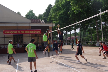 Khối thi đua 3 sư đoàn tổ chức các hoạt động chào mừng ngày giải phóng miền Nam