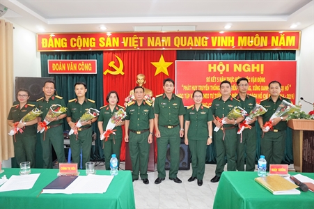 Đoàn Văn công Quân khu 7 sơ kết Cuộc vận động “Phát huy truyền thống, cống hiến tài năng, xứng danh Bộ đội Cụ Hồ”.