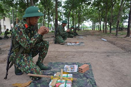 Sư đoàn 317: Kiểm tra “3 tiếng nổ” cho chiến sĩ mới
