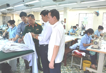 Xí nghiệp May, Cục Hậu cần Quân khu
Đẩy mạnh phong trào thi đua tăng năng suất, chất lượng sản phẩm