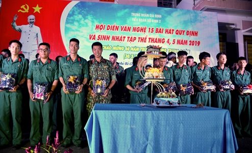 Tiểu đoàn 2 - Trung đoàn Gia Định - Bộ Tư lệnh TPHCM hội diễn văn nghệ và sinh nhật tập thể