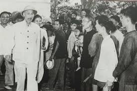 Lời Bác Hồ dạy ngày này năm xưa: “Du kích như cá, dân chúng như nước. Cá không có nước thì cá chết, du kích không có dân chúng thì du kích chết”