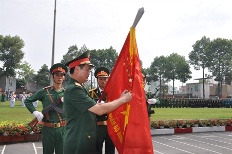 Trung đoàn Gia Định kỷ niệm 60 năm ngày truyền thống và đón nhận Huân chương Bảo vệ Tổ quốc hạng Ba