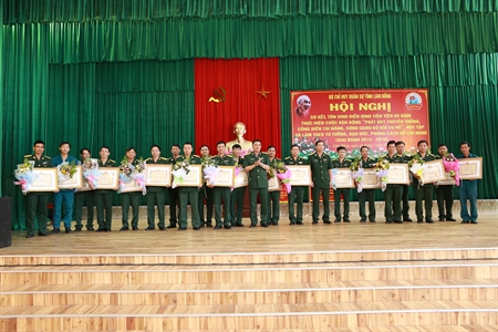 Bộ CHQS tỉnh Lâm Đồng sơ kết Cuộc vận động “Phát huy truyền thống, cống hiến tài năng, xứng danh Bộ đội Cụ Hồ”