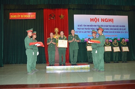 Sư đoàn 317 tôn vinh 9 tập thể, 16 cá nhân điển hình tiên tiến