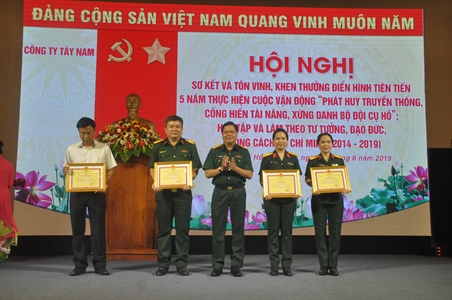 Công ty Tây Nam tôn vinh, khen thưởng điển hình tiên tiến
