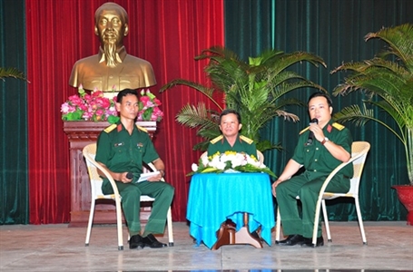 Trường Quân sự Quân khu 7 khen thưởng 9 tập thể, 8 cá nhân điển hình tiên tiến