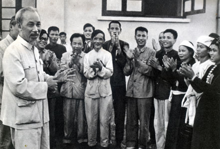 Lời Bác Hồ dạy ngày này năm xưa: Mọi người phải ra sức trau dồi đạo đức xã hội chủ nghĩa.