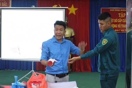 LLVT Quận 4 tập huấn kỹ thuật sơ cấp cứu