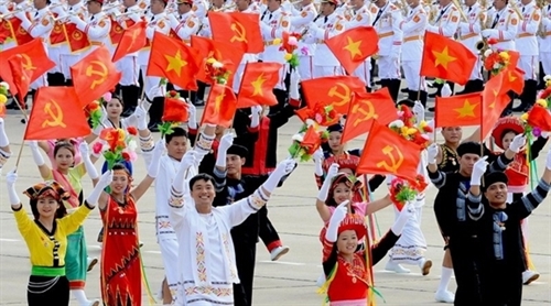 Phòng, chống "tự diễn biến", "tự chuyển hóa"
Đừng để tác phong “quan phụ mẫu” trỗi dậy khiến lòng dân ta thán