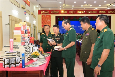 Sư đoàn bộ binh 5, Quân khu 7 toạ đàm sĩ quan trẻ với Quân đội Hoàng gia Campuchia