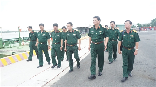 Quân khu 7 kiểm tra Cảng quốc phòng Tổng Công ty Đông Hải