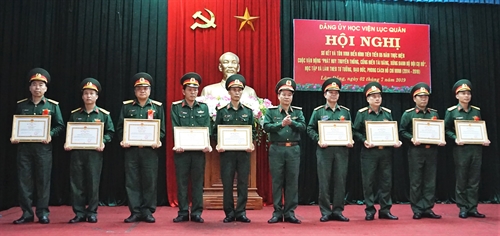 Đảng ủy Học viện Lục quân tôn vinh điển hình tiên tiến