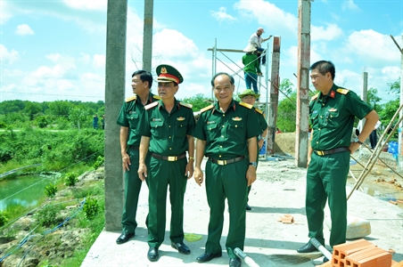 Bộ Tư lệnh Quân khu 7 kiểm tra xây dựng Điểm dân cư liền kề Chốt dân quân biên giới