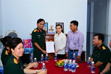 Bệnh viện Quân y 175 trao nhà “Mái ấm công đoàn, nghĩa tình đồng đội” tại quận 12