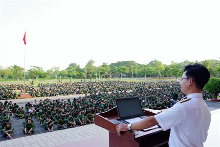 Hơn 6000 sinh viên 3 trường đại học nghe nói chuyện chuyên đề về biển, đảo