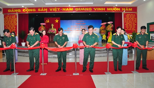Cục Chính trị Quân khu 7 khai mạc triển lãm ảnh kỷ niệm 72 năm ngày Thương binh - Liệt sĩ