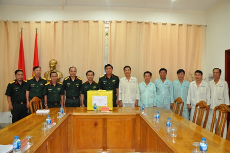 Bộ Tư lệnh Quân khu 7 thăm, tặng quà cho bệnh binh nhân ngày Thương binh liệt sĩ (27/7/1947-29/7/2019)