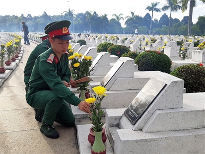 Đồng Nai dâng hương viếng Nghĩa trang liệt sĩ nhân kỷ niệm 72 năm ngày Thương binh liệt sĩ