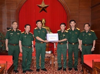 Đoàn cán bộ Học viện Quốc phòng chào xã giao Bộ Tư lệnh Quân khu 7